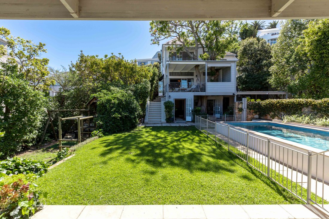 House in Camps Bay, Atlantic Seaboard, Cape Town 3 - 18106672
