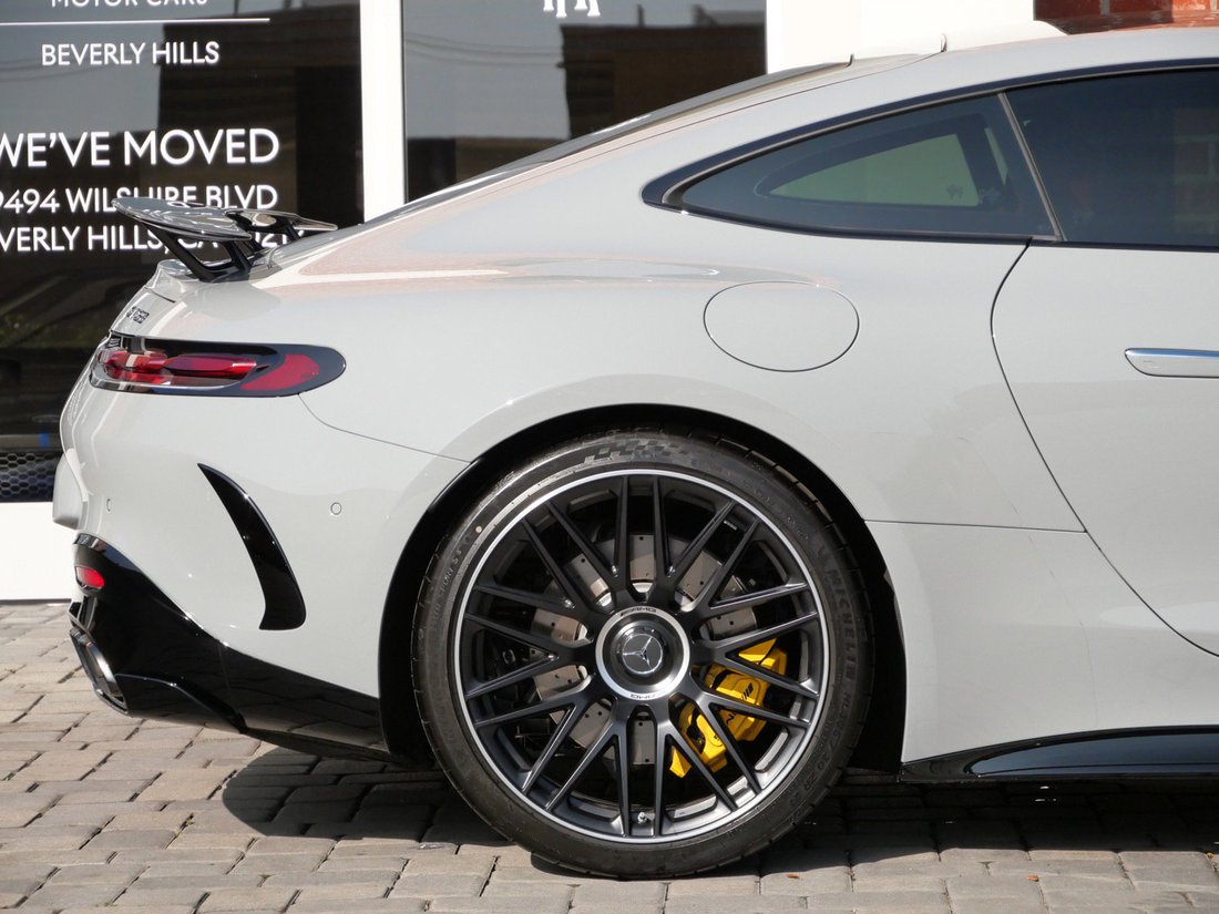 Coupe in Beverly Hills, CA, United States 5 - 19027875