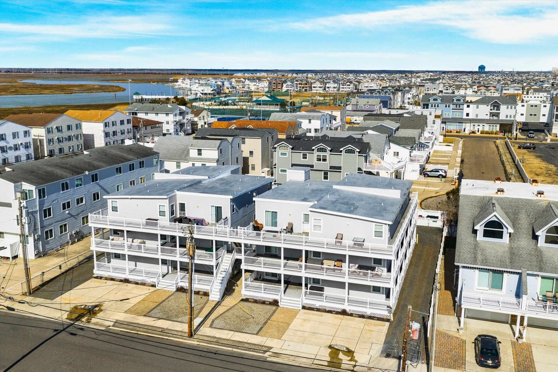Condo in Sea Isle City, New Jersey, United States 1 - 19022712