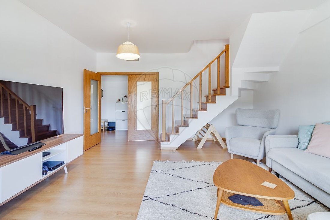 Apartment in Ramada e Canecas, Lisbon, Portugal 5 - 19028001