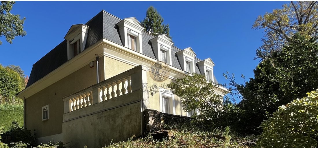 Estate in Charbonnieres-les-Bains, Auvergne-Rhône-Alpes, France 2 - 19021795