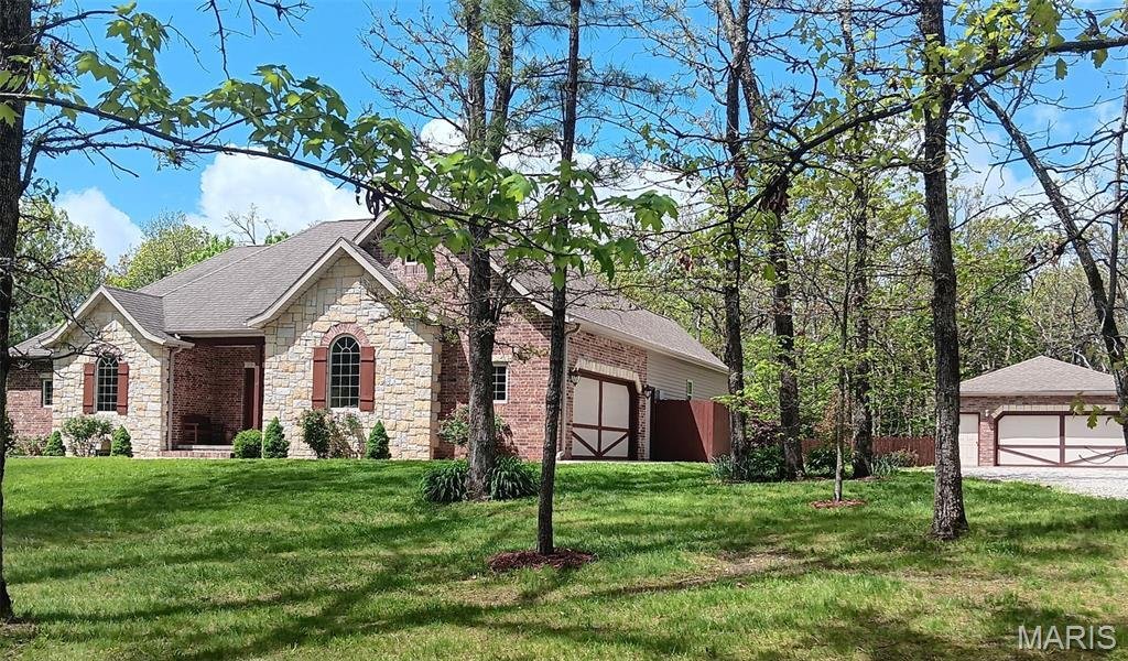 House in Lebanon, Missouri, United States 1 - 19027175