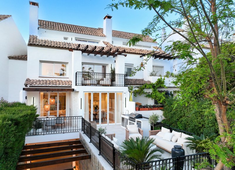 Townhouse in Marbella, Andalusia, Spain 2 - 19023975