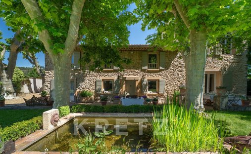 Country House in Saint-Marc-Jaumegarde, Provence-Alpes-Côte d'Azur, France 1