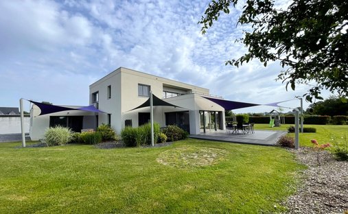 House in Notre-Dame, Mayenne, France 1