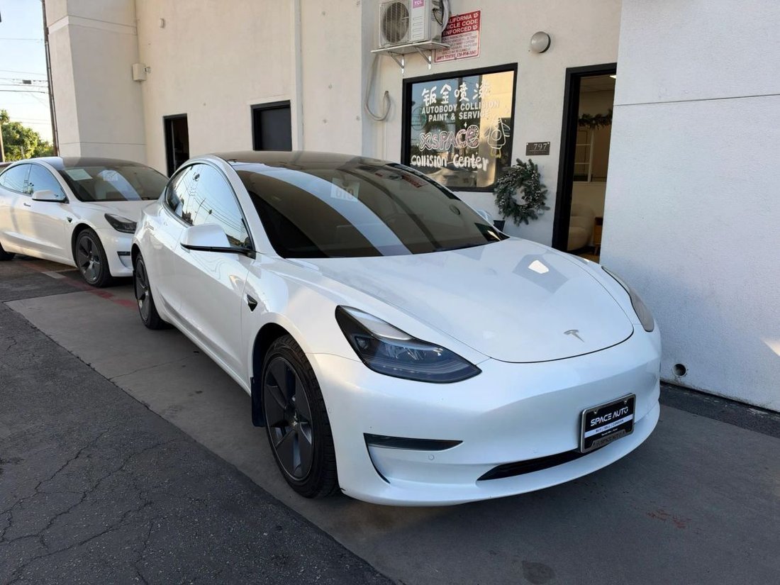 Sedan in Azusa, CA, United States 1 - 19028313