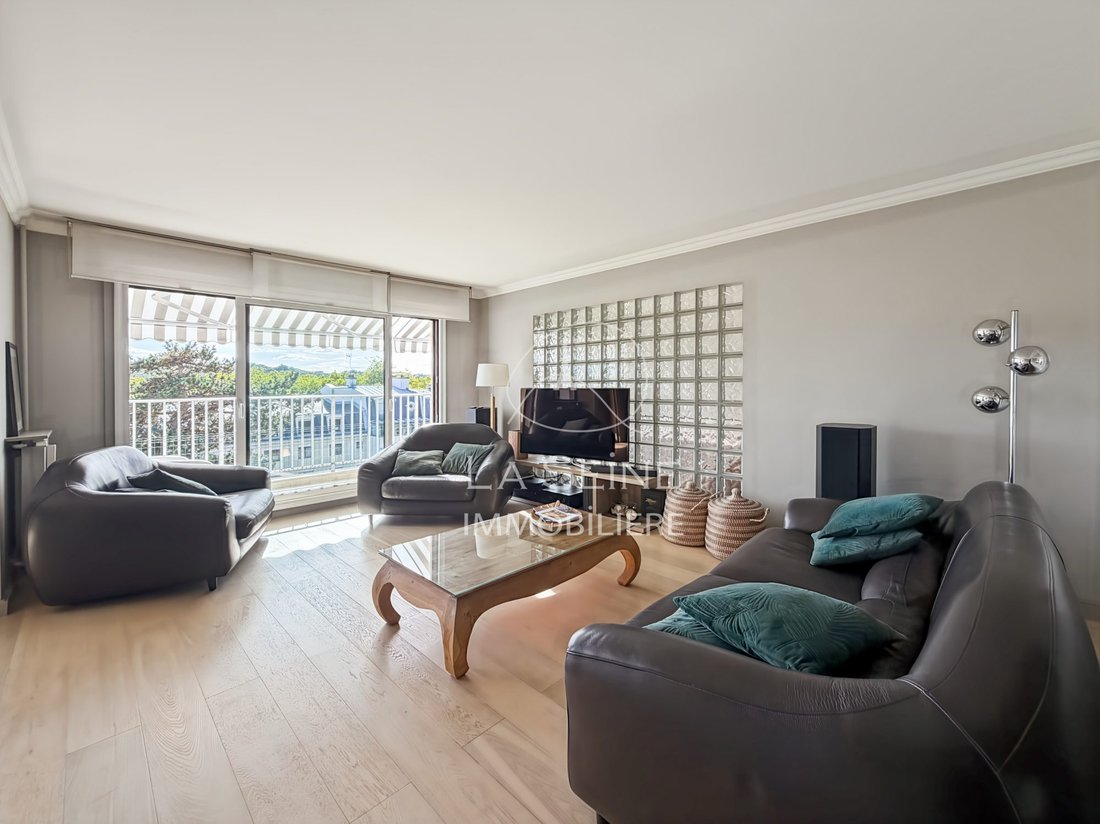 Apartment in Domaine National du Château, Versailles, France 2 - 19026658