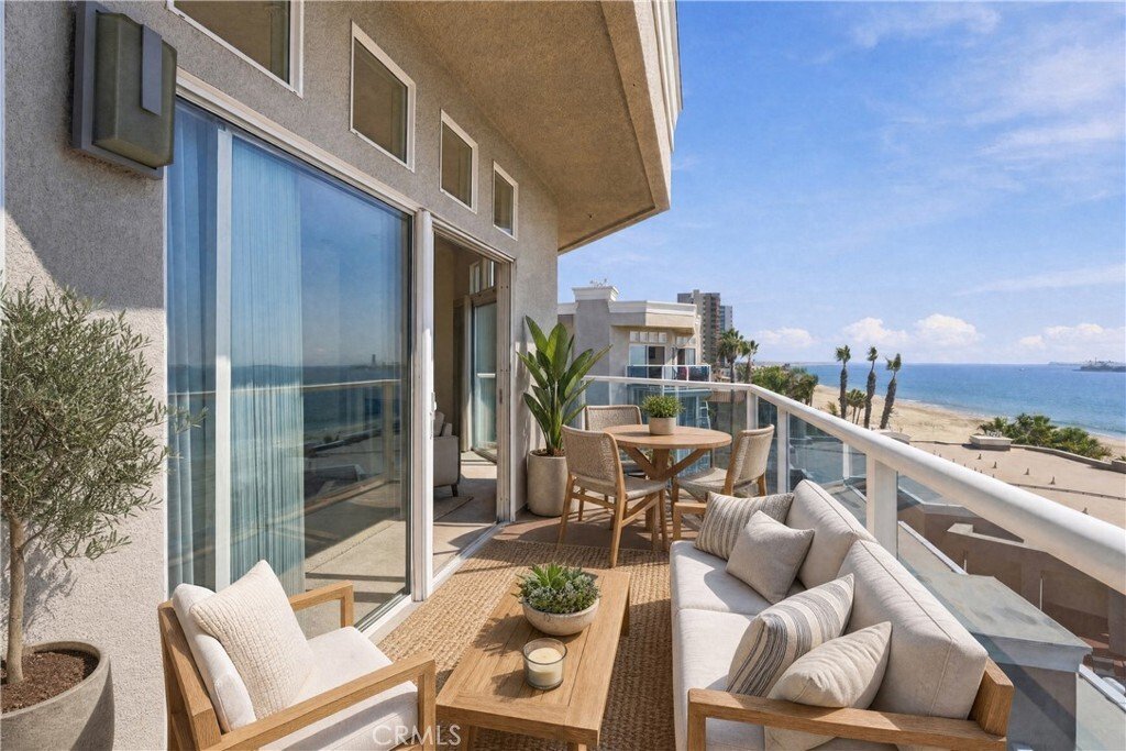 Condo in Signal Hill, California, United States 2 - 19024881