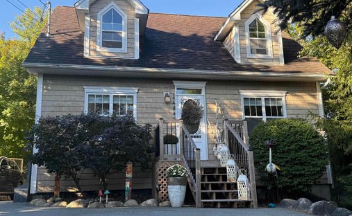 House in Mahone Bay, Nova Scotia, Canada 1