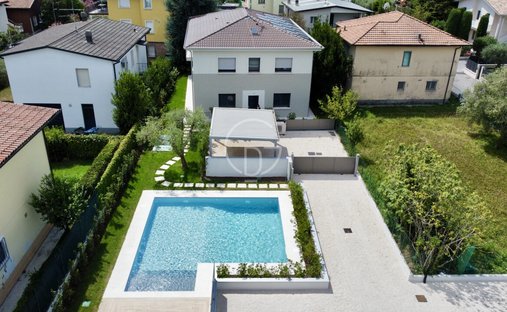 Haus in Hügelzone, Padenghe am Gardasee, Lombardei 1