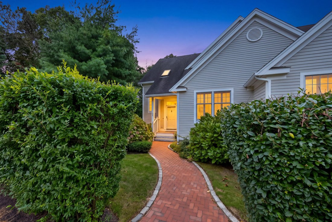 Condo in Mashpee, Massachusetts, United States 2 - 19027462