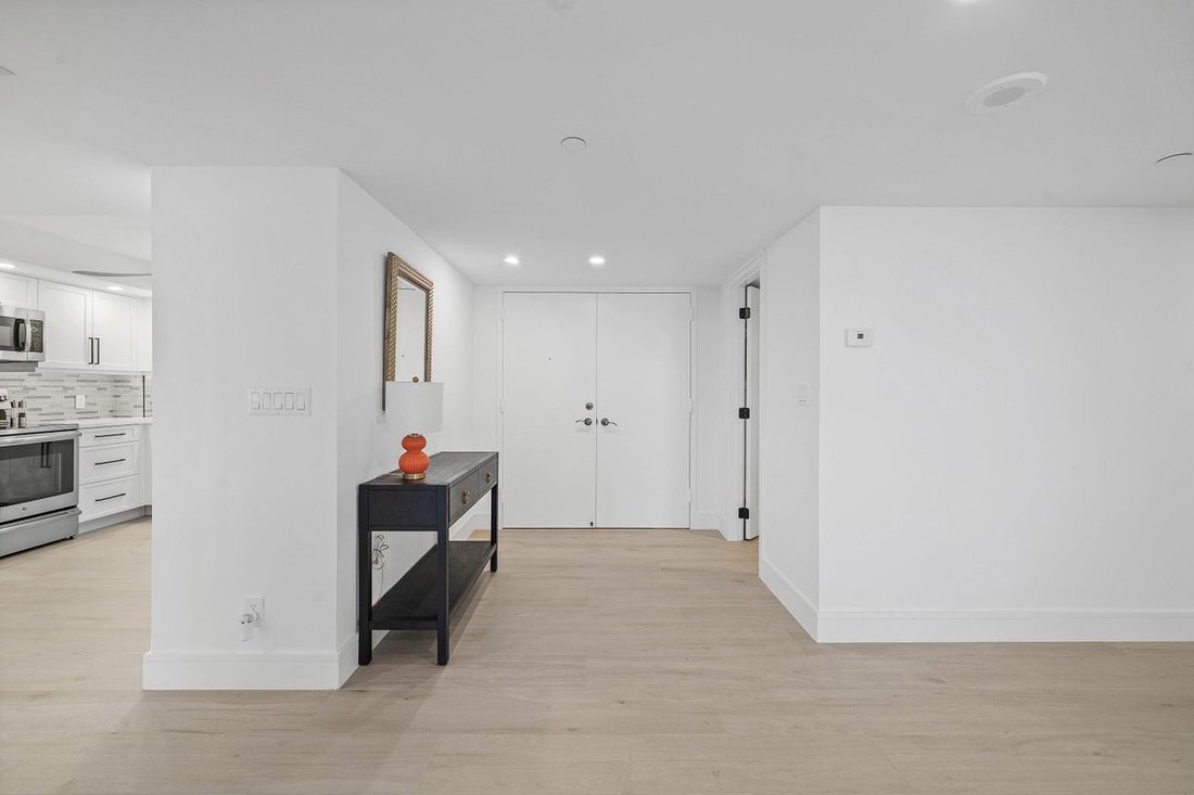 Condo in Boca Raton, Florida, United States 5 - 19024857
