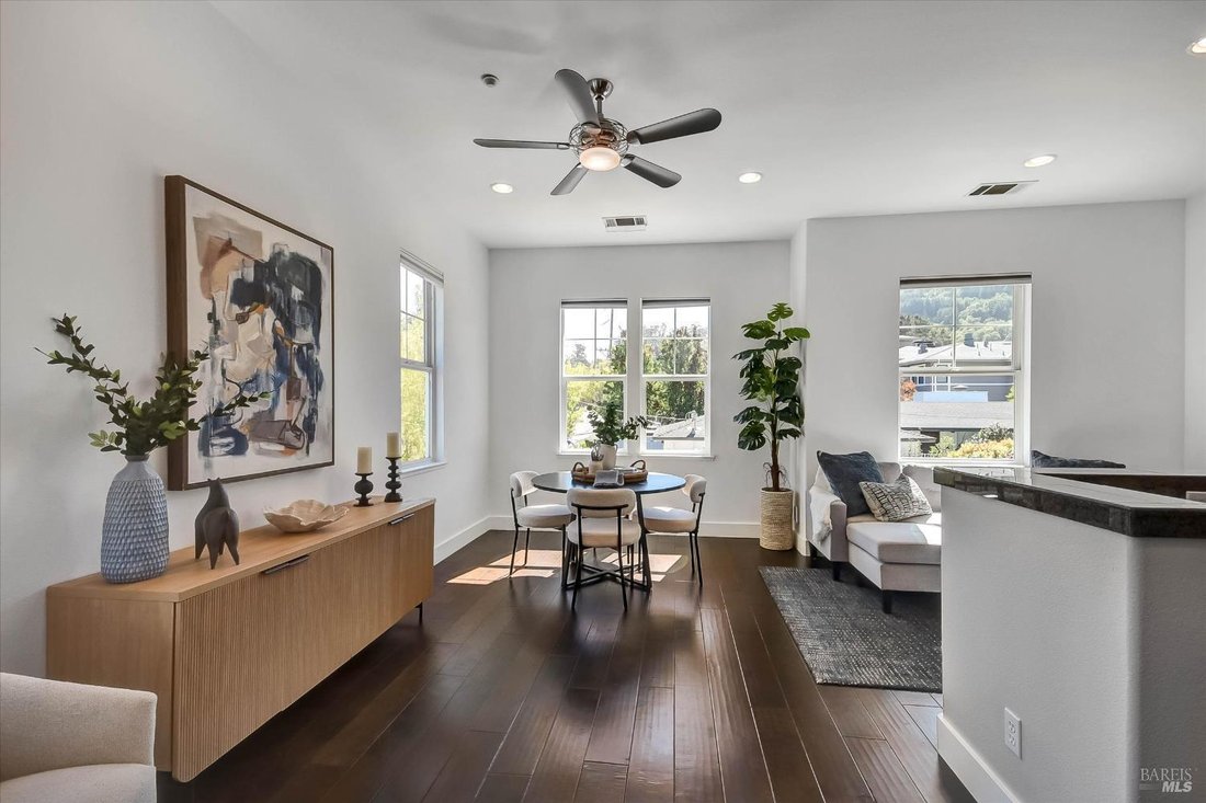 Condo in San Rafael, California, United States 2 - 19025213