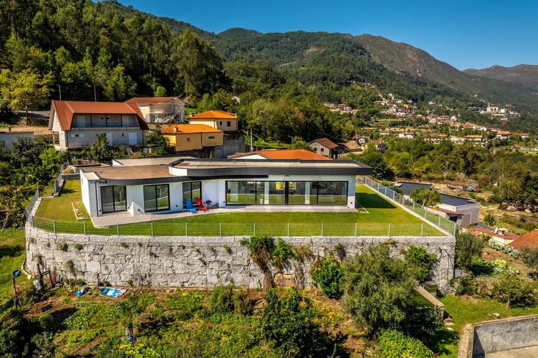House in Rio Caldo, Braga, Portugal 1 - 19021125