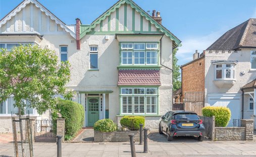 House in Charing Cross, Westminster, England 1