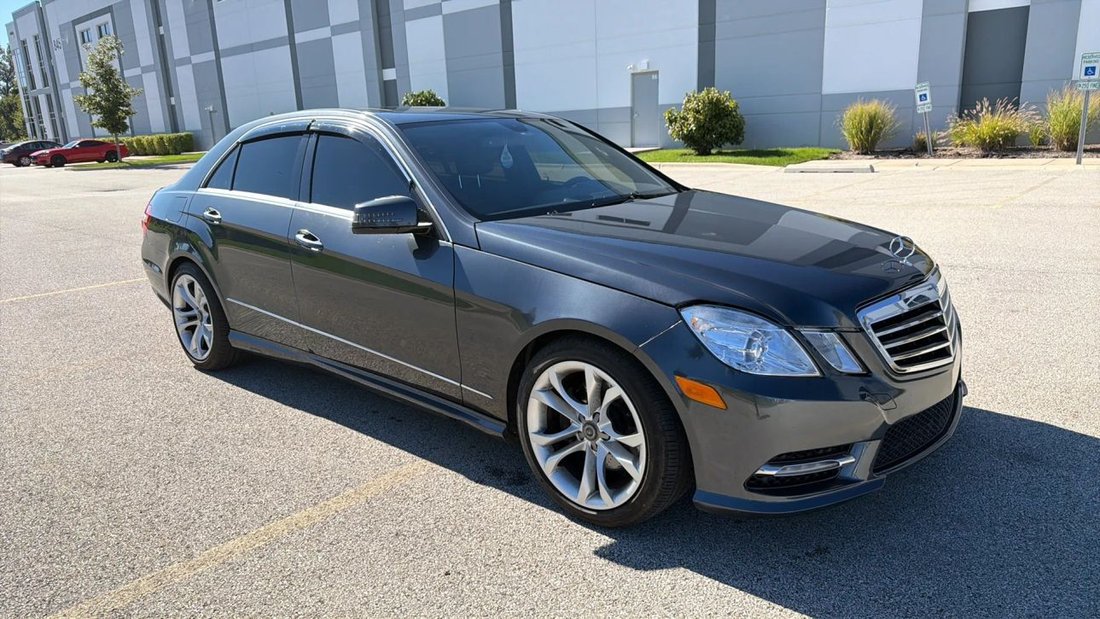 Sedan in Roselle, IL, United States 3 - 19031331