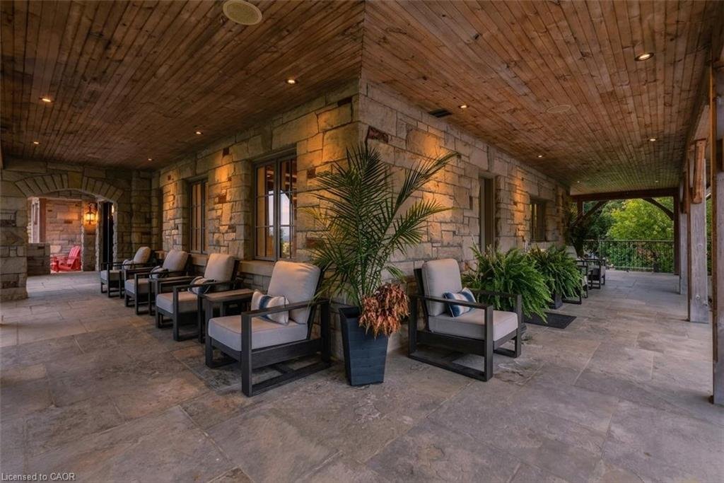 House in Burlington, Ontario, Canada 4 - 19021206