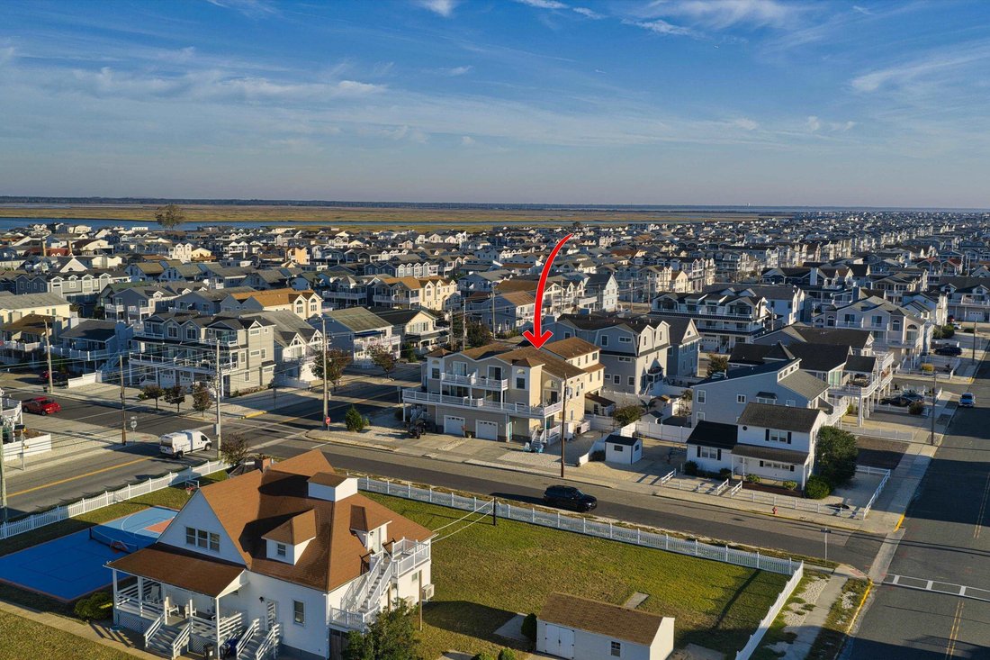 Townhouse in Sea Isle City, New Jersey, United States 2 - 19022750