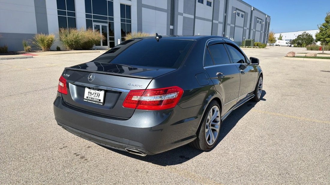 Sedan in Roselle, IL, United States 5 - 19031331