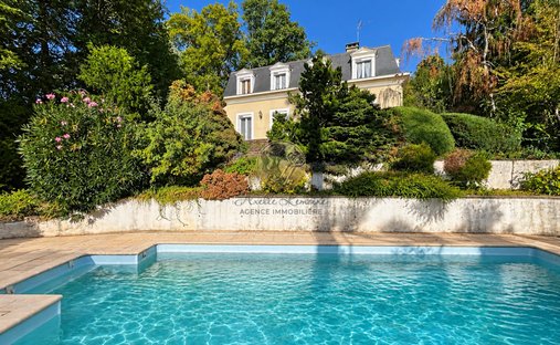 Estate in Charbonnieres-les-Bains, Auvergne-Rhône-Alpes, France 1