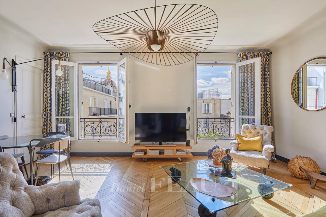 Apartment in Gros Caillou, Paris 7e Arrondissement, Paris 2 - 19029901