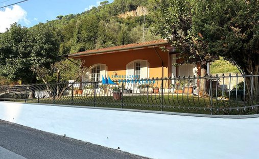 Villa in Mirteto, Massa, Tuscany 1