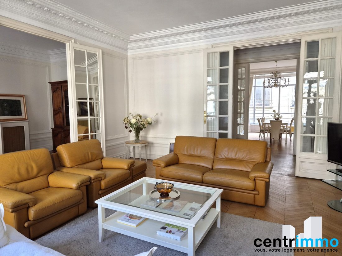 Apartment in Elysées-Madeleine, Paris 8e Arrondissement, Paris 1 - 19026757