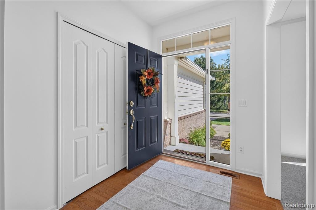 Condo in Canton, Michigan, United States 3 - 19020827