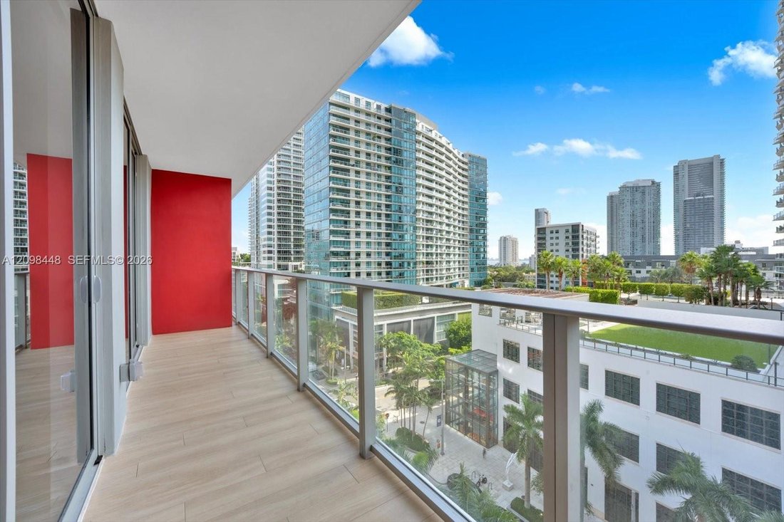 Condo in Miami, Florida, United States 1 - 19025075