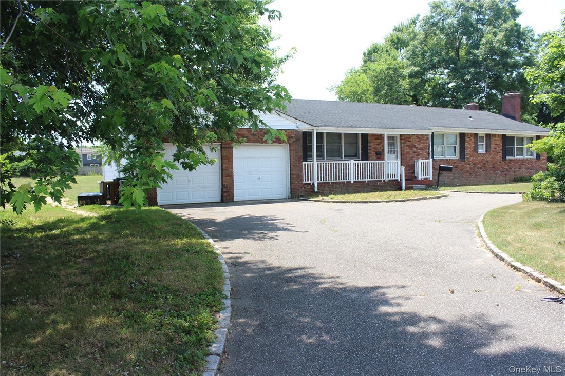 House in West Babylon, New York, United States 2 - 19020610