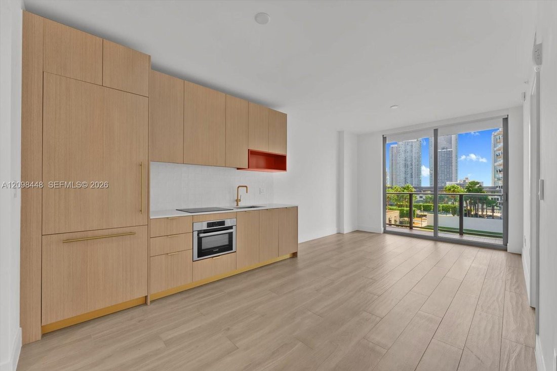Condo in Miami, Florida, United States 4 - 19025075