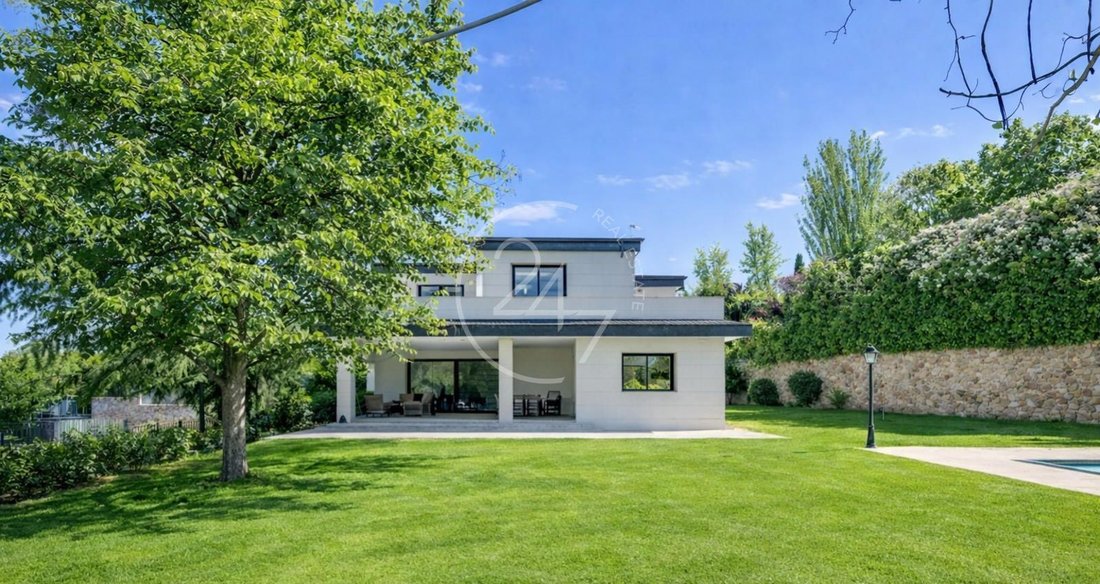 House in Boadilla del Monte, Comunidad de Madrid, Spain 2 - 19020279