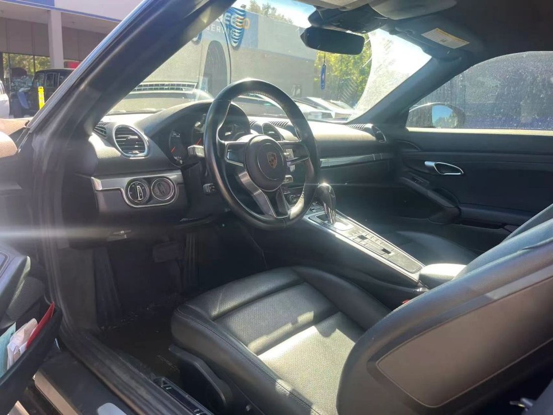 Cabriolet in Costa Mesa, CA, United States 4 - 19032887