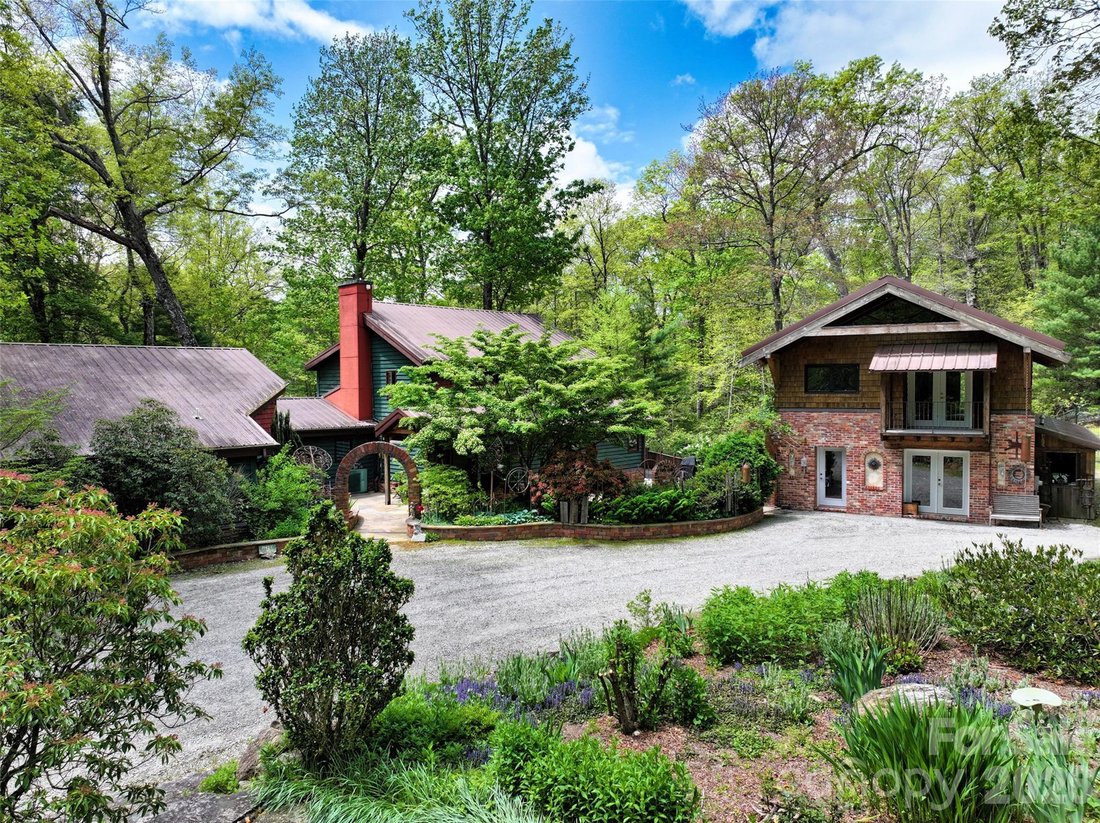 House in Zirconia, North Carolina, United States 1 - 19028044