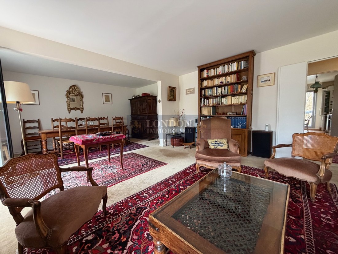 Apartment in Domaine National du Château, Versailles, France 2 - 19029726
