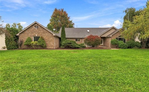 House in Orion charter Township, Michigan, United States 1