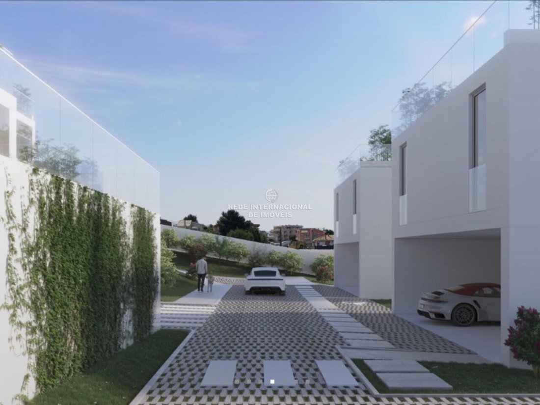 House in Carcavelos e Parede, Lisbon, Portugal 2 - 19027787