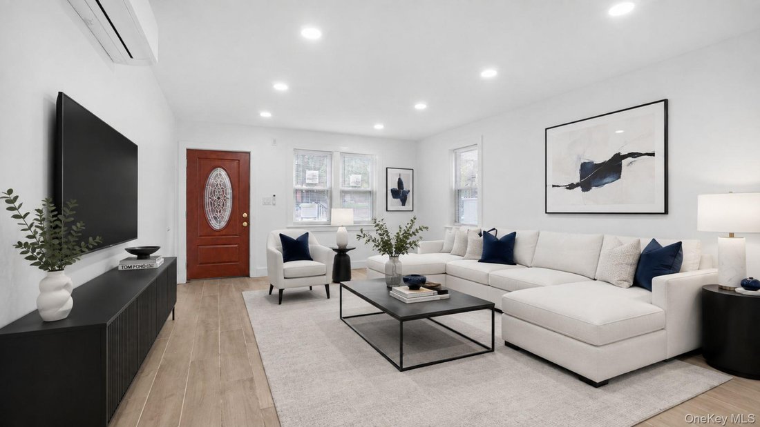House in New York, New York, United States 1 - 19023476