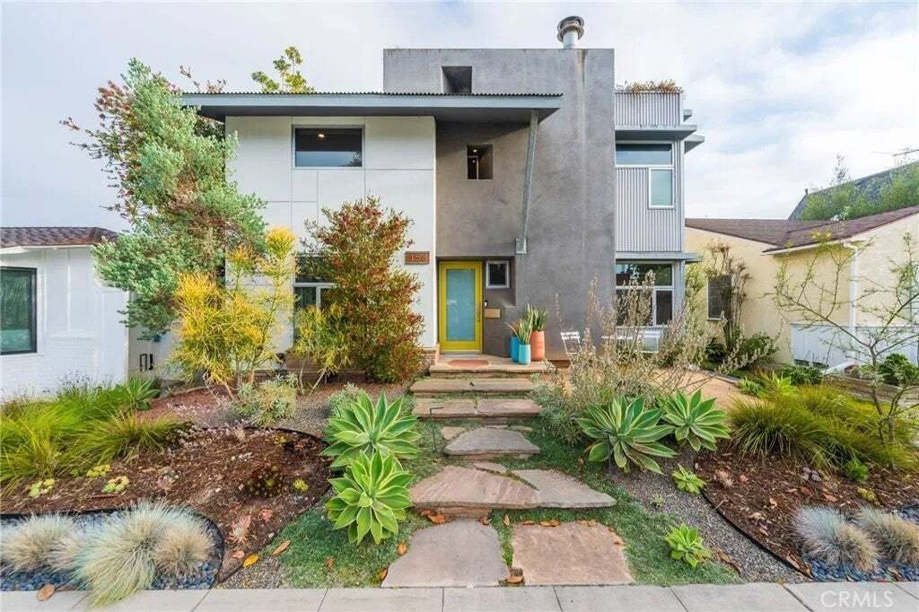 House in Signal Hill, California, United States 1 - 19027024