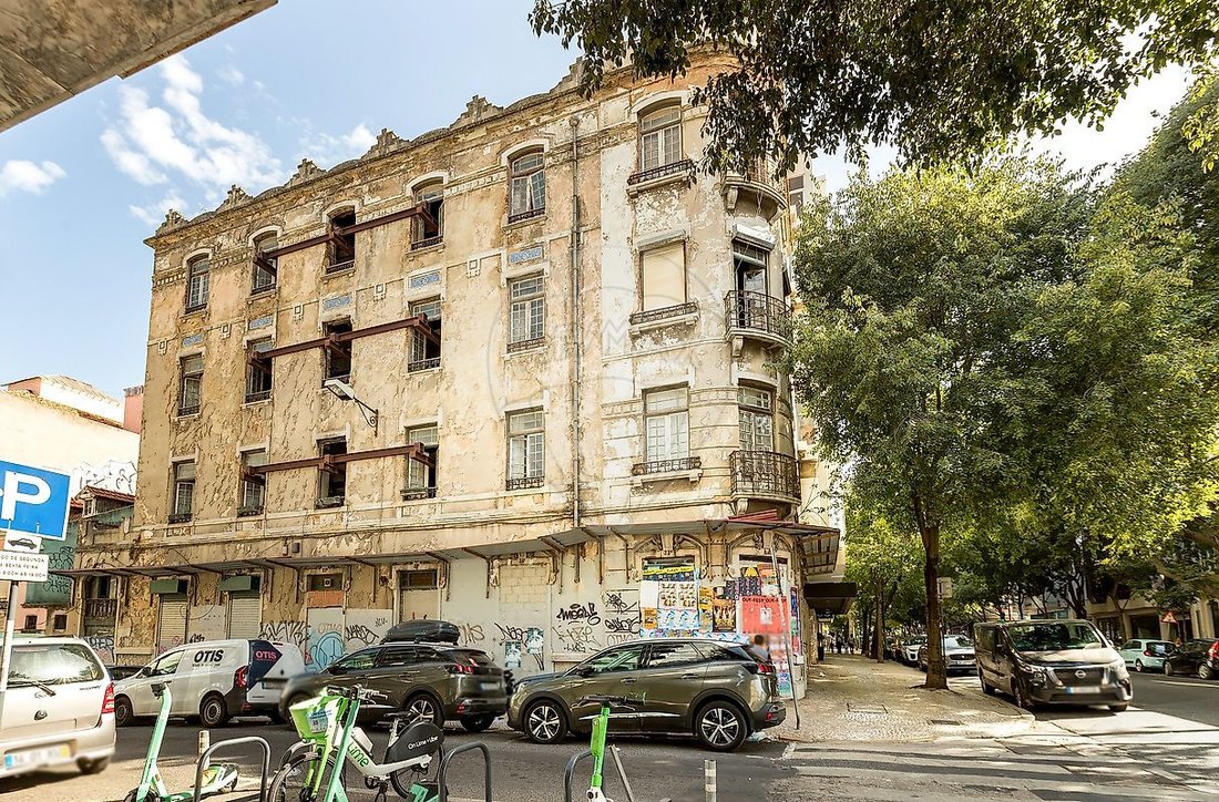 Arroios, Lisbon, Portugal 4 - 19020960