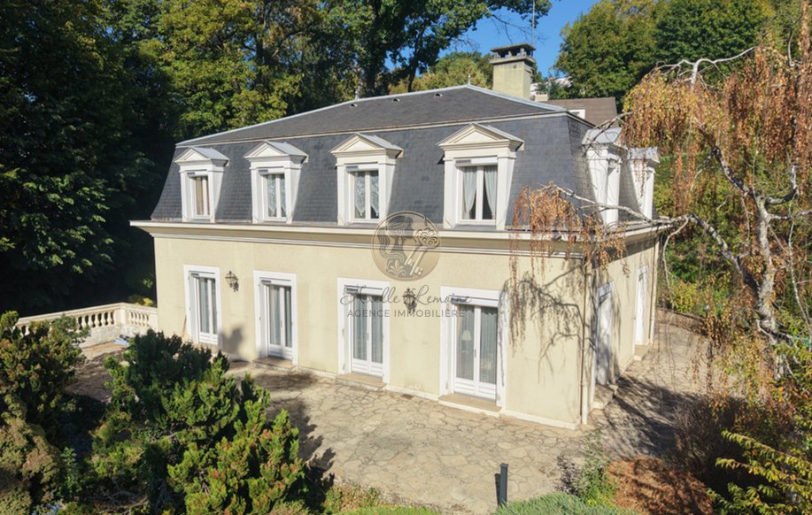 Estate in Charbonnieres-les-Bains, Auvergne-Rhône-Alpes, France 3 - 19021795