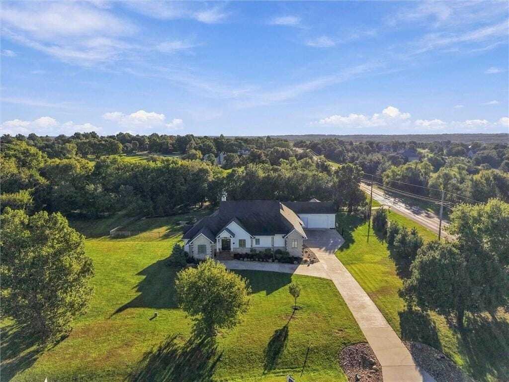 House in Overland Park, Kansas, United States 2 - 19035040