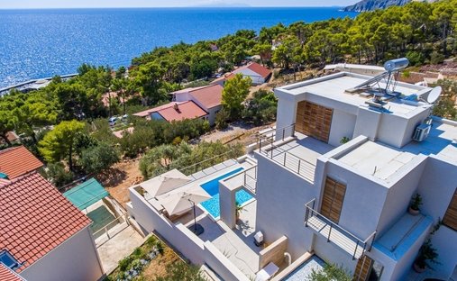 Villa in Sveta Nedilja, Split-Dalmatia County, Croatia 1