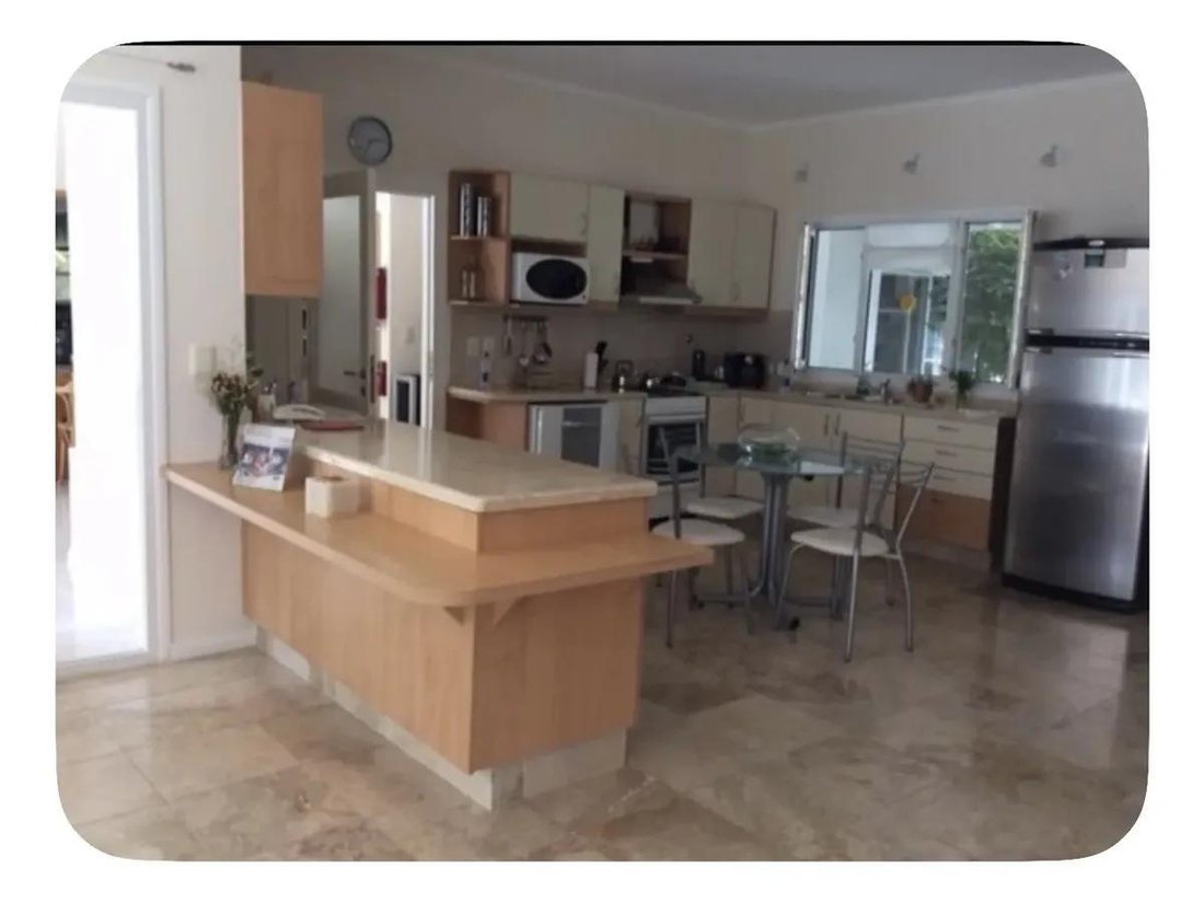 House in Pinamar, Buenos Aires Province, Argentina 1 - 19029076
