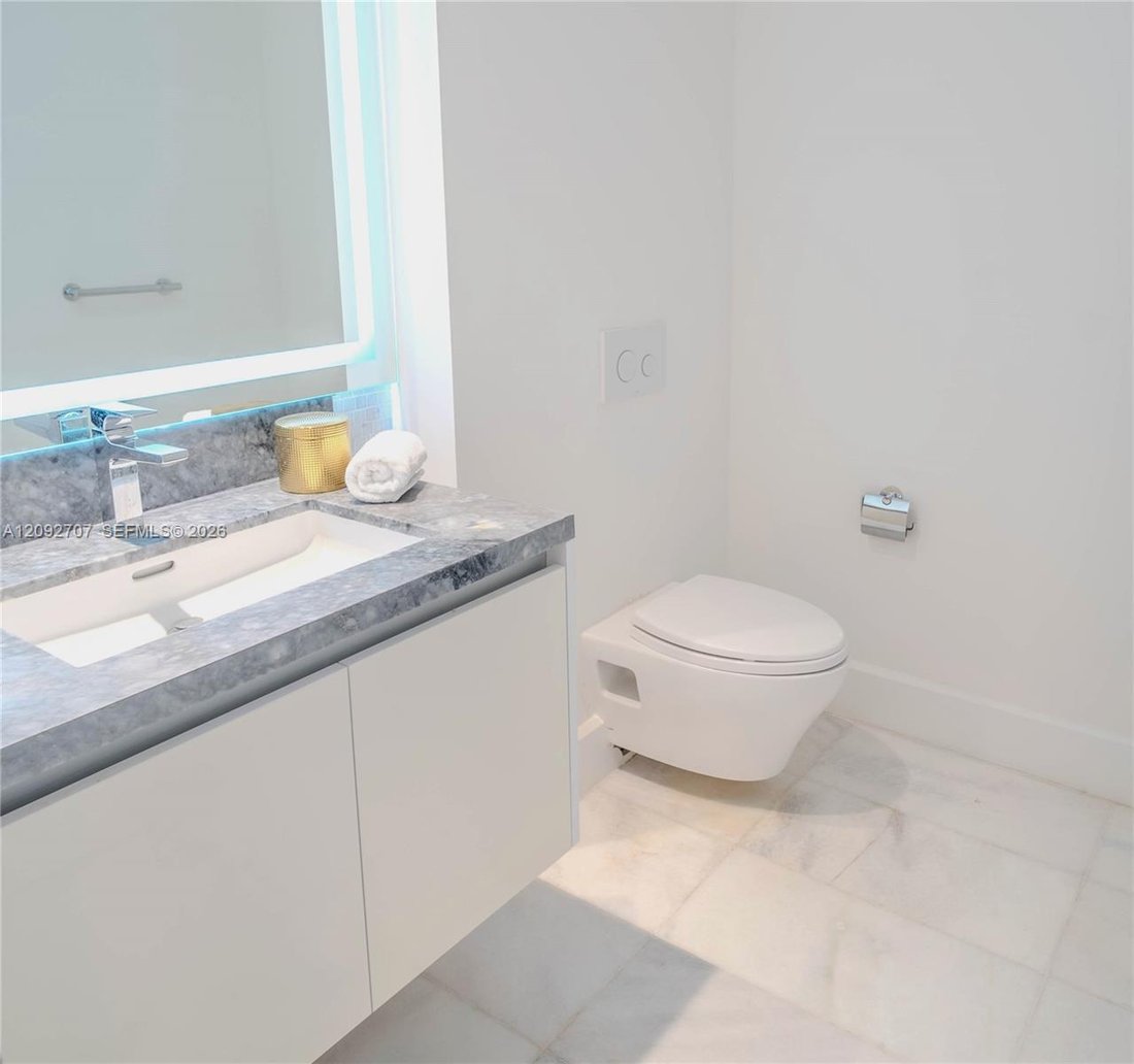 Condo in Miami, Florida, United States 5 - 19025174