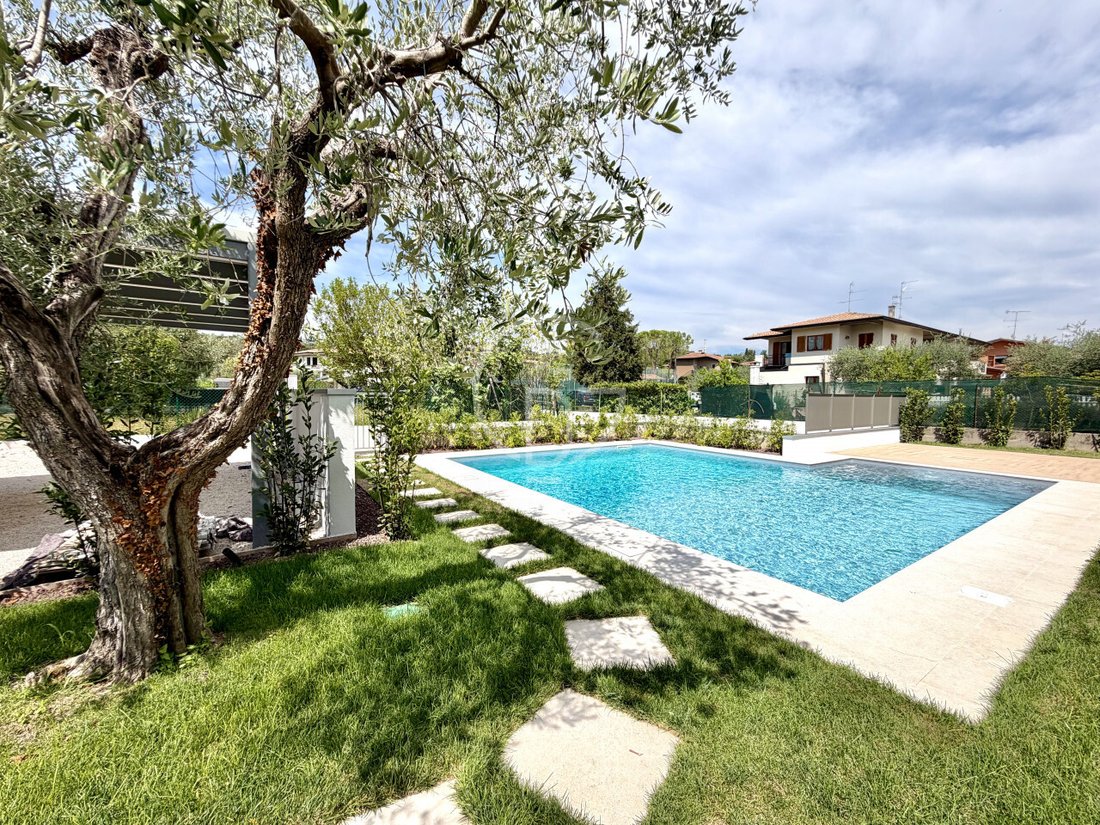 House in Hill Zone, Padenghe sul Garda, Lombardy 3 - 19025595