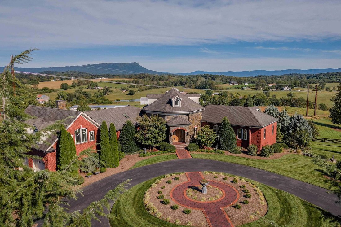 House in Massanetta Springs, Virginia, United States 1 - 19022741
