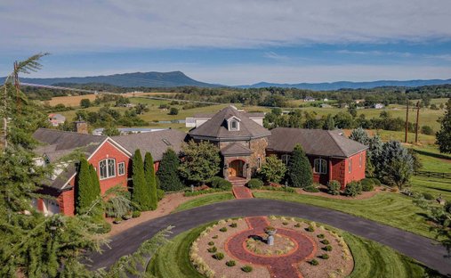 House in Massanetta Springs, Virginia, United States 1