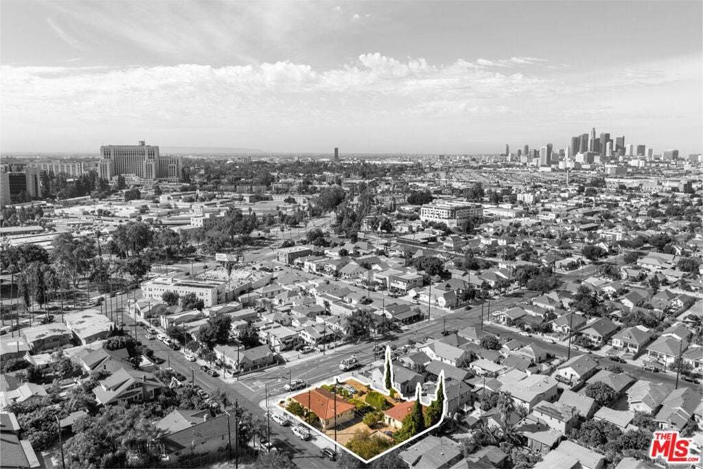 Los Angeles, California, United States 2 - 19030678