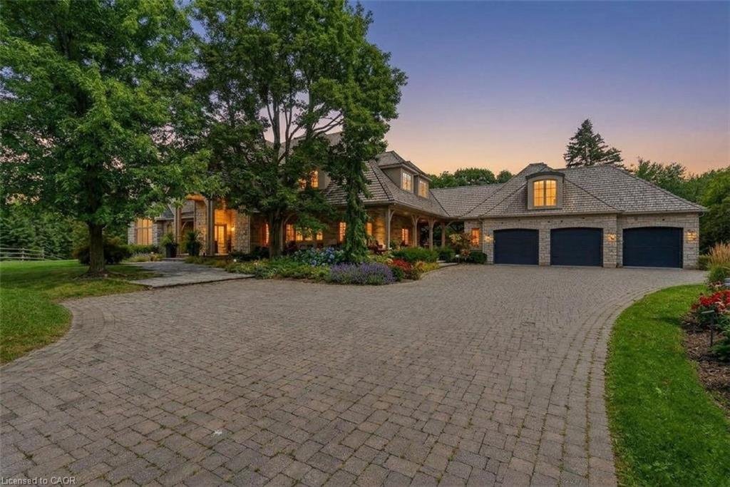 House in Burlington, Ontario, Canada 3 - 19021206